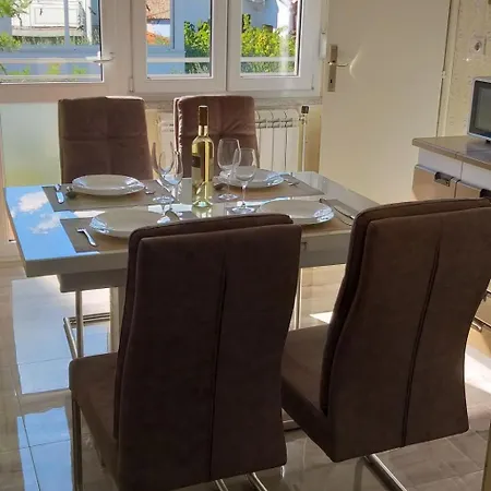 Oliva By Interhome Pola