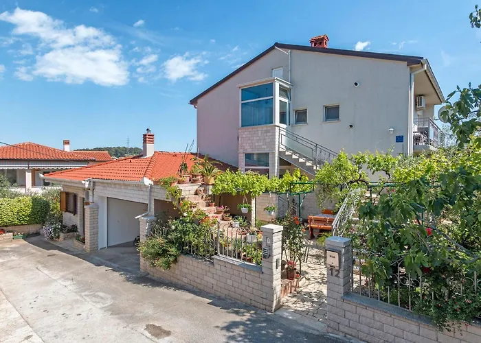 Lägenhet Oliva By Interhome Pula