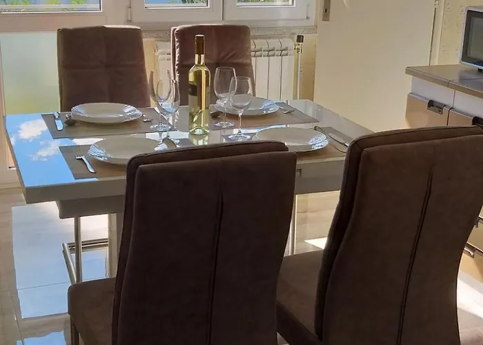 Oliva By Interhome Pula