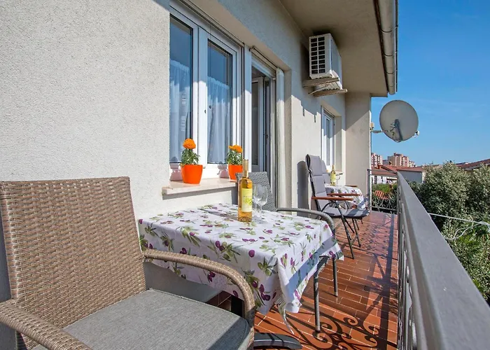 Oliva By Interhome Pula